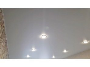 Монтаж потолка на кухне 10 м2 с использованием пленки VIPCEILING серии MONLANGE M9001 (2.60)