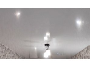 Монтаж потолка в спальне 13 м2 с использованием пленки VIPCEILING серии MONLANGE L9001 (2.60)