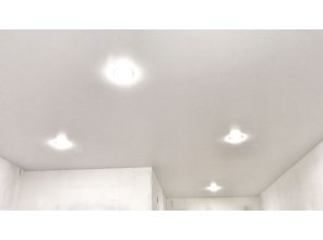 Монтаж потолка в квартире 16 м2 с использованием пленки VIPCEILING серии MONLANGE S9020 (3.50)
