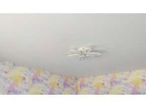 Монтаж потолка в спальне 10 м2 с использованием пленки VIPCEILING серии MONLANGE S9020 (2.60)