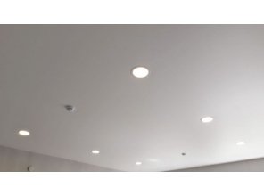 Монтаж потолка в офисе 32 м2 с использованием пленки VIPCEILING серии MONLANGE M9001 (5.45)