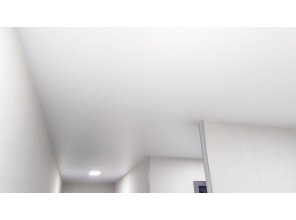 Монтаж потолка в прихожей 14 м2 с использованием пленки VIPCEILING серии MONLANGE S9020 (3.25)