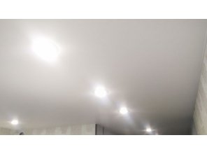 Монтаж потолка в квартире 14 м2 с использованием пленки VIPCEILING серии MONLANGE M9001 (3.25)