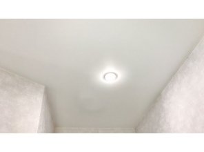 Монтаж потолка в прихожей 8 м2 с использованием пленки VIPCEILING серии MONLANGE M9001 (2.60)
