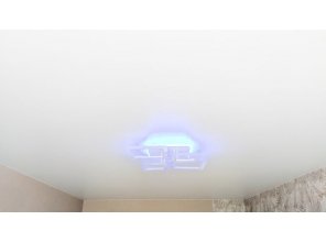 Монтаж потолка в гостиной 17 м2 с использованием пленки VIPCEILING серии MONLANGE S9020 (3.25)