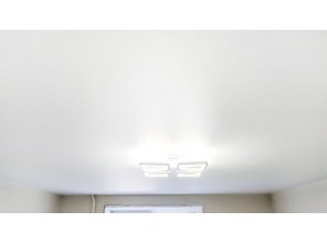 Монтаж потолка в спальне 12 м2 с использованием пленки VIPCEILING серии MONLANGE M9001 (3.25)