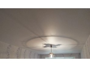 Монтаж потолка в гостиной 17 м2 с использованием пленки VIPCEILING серии MONLANGE M9001 (3.25)