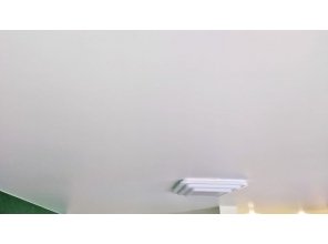 Монтаж потолка в квартире 28 м2 с использованием пленки VIPCEILING серии MONLANGE S9020 (3.25)