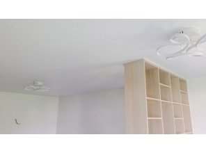 Монтаж потолка в гостиной 15 м2 с использованием пленки VIPCEILING серии MONLANGE M9001 (3.25)