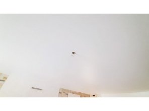 Монтаж потолка на кухне 17 м2 с использованием пленки VIPCEILING серии MONLANGE S9020 (3.50)