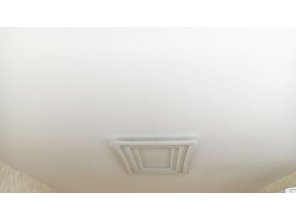 Монтаж потолка для зала 18 м2 с использованием пленки VIPCEILING серии MONLANGE M9001 (3.25)