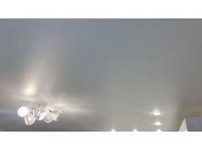 Монтаж потолка на кухне 18 м2 с использованием пленки VIPCEILING серии MONLANGE M9001 (4.00)