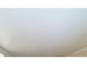 Монтаж потолка в гостиной 15 м2 с использованием пленки VIPCEILING серии MONLANGE S9020 (3.25)