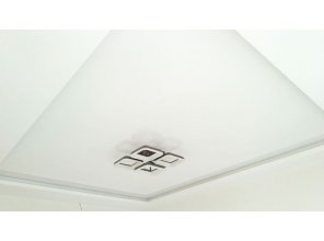 Монтаж потолка в гостиной 9 м2 с использованием пленки VIPCEILING серии MONLANGE L9001 (3.25)