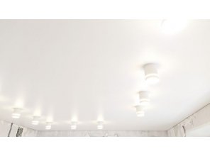 Монтаж потолка на кухне 19 м2 с использованием пленки VIPCEILING серии MONLANGE M9001 (4.35)