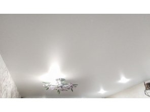 Монтаж потолка на кухне 9 м2 с использованием пленки VIPCEILING серии MONLANGE M9001 (2.60)