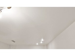 Монтаж потолка на кухне 21 м2 с использованием пленки VIPCEILING серии MONLANGE S9020 (3.80)