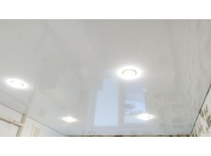 Монтаж потолка на кухне 7 м2 с использованием пленки VIPCEILING серии MONLANGE L9001 (2.60)
