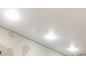Монтаж потолка в коридоре 5 м2 с использованием пленки VIPCEILING серии MONLANGE M9001 (2.15)