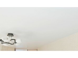 Монтаж потолка в спальне 14 м2 с использованием пленки VIPCEILING серии MONLANGE S9020 (3.25)