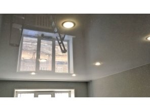 Монтаж потолка в гостиной 14 м2 с использованием пленки VIPCEILING серии MONLANGE L9001 (3.25)