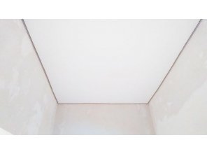 Монтаж потолка в прихожей 2 м2 с использованием пленки VIPCEILING серии MONLANGE M9001 (2.15)
