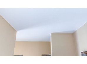 Монтаж потолка в коридоре 11 м2 с использованием пленки VIPCEILING серии MONLANGE S9020 (3.25)