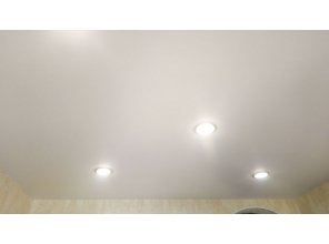 Монтаж потолка на кухне 5 м2 с использованием пленки VIPCEILING серии MONLANGE S9020 (2.15)