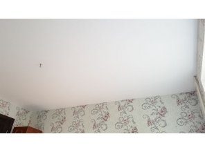 Монтаж потолка в спальне 12 м2 с использованием пленки VIPCEILING серии MONLANGE M9001 (3.50)