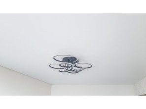 Монтаж потолка в гостиной 19 м2 с использованием пленки VIPCEILING серии MONLANGE M9001 (3.50)