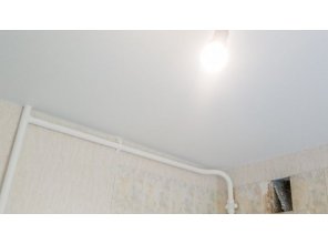 Монтаж потолка на кухне 5 м2 с использованием пленки VIPCEILING серии MONLANGE M9001 (2.60)