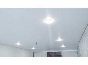 Монтаж потолка в спальне 18 м2 с использованием пленки VIPCEILING серии MONLANGE M9001 (3.25)