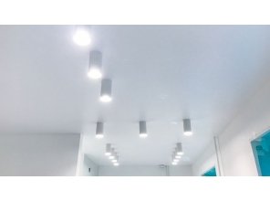 Монтаж потолка в квартире 32 м2 с использованием пленки VIPCEILING серии MONLANGE S9020 (5.45)