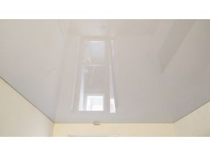 Монтаж потолка на кухне 12 м2 с использованием пленки VIPCEILING серии MONLANGE L9027 (3.50)