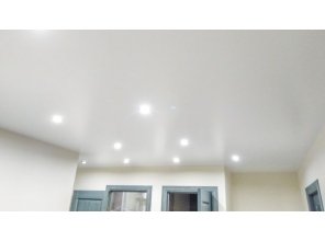Монтаж потолка в прихожей 15 м2 с использованием пленки VIPCEILING серии MONLANGE S9020 (4.35)