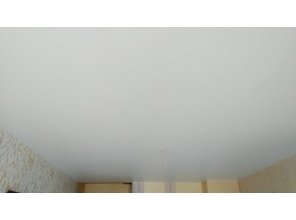 Монтаж потолка на кухне 8 м2 с использованием пленки VIPCEILING серии MONLANGE M9001 (2.15)