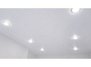 Монтаж потолка на кухне 8 м2 с использованием пленки VIPCEILING серии MONLANGE S9020 (2.60)