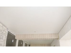 Монтаж потолка в квартире 12 м2 с использованием пленки VIPCEILING серии MONLANGE S9020 (2.15)
