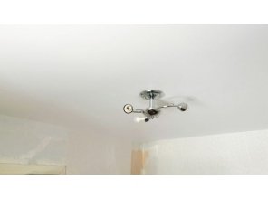 Монтаж потолка в спальне 8 м2 с использованием пленки VIPCEILING серии MONLANGE M9001 (2.60)