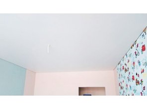 Бесшовный сатиновый натяжной потолок в детскую 12,4 м2