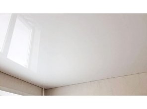 Бесшовный глянцевый натяжной потолок в спальню 11,3 м2