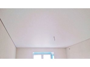Бесшовный матовый натяжной потолок в детскую 12,4 м2