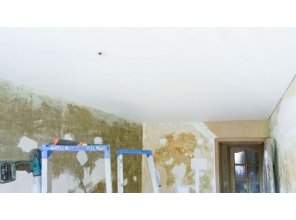 Бесшовный матовый натяжной потолок на кухню 8 м2