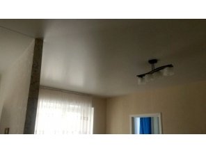 Сатиновый натяжной потолок в квартиру 23,2 м2