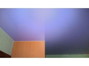 Бесшовный глянцевый натяжной потолок в спальню 12,5 м2