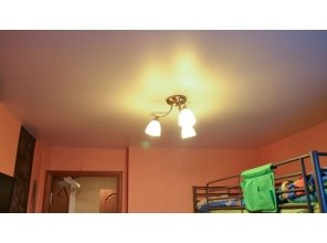 Бесшовный сатиновый натяжной потолок в детскую 11,3 м2