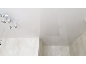 Монтаж потолка на кухне 10 м2 с использованием пленки VIPCEILING серии MONLANGE L9001 (3.25)