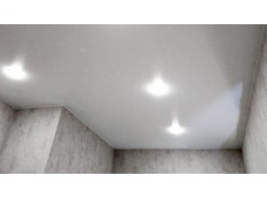 Монтаж потолка в прихожей 9 м2 с использованием пленки VIPCEILING серии MONLANGE M9001 (2.60)