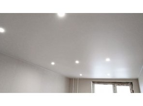 Монтаж потолка для зала 16 м2 с использованием пленки VIPCEILING серии MONLANGE M9001 (3.25)