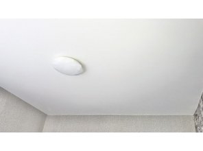 Монтаж потолка в спальне 9 м2 с использованием пленки VIPCEILING серии MONLANGE M9001 (3.25)